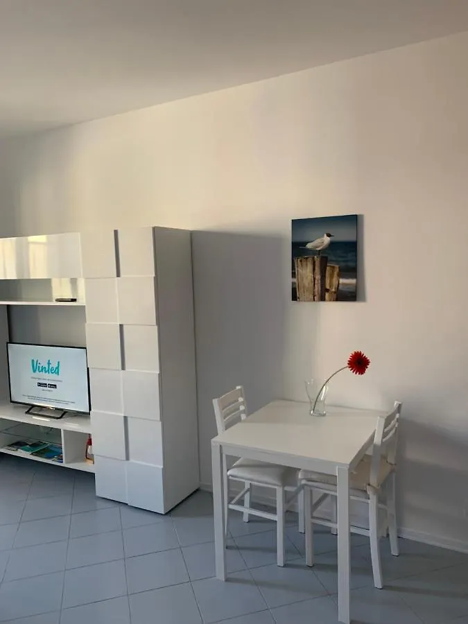 Columbus Apartment Кьявари Италия